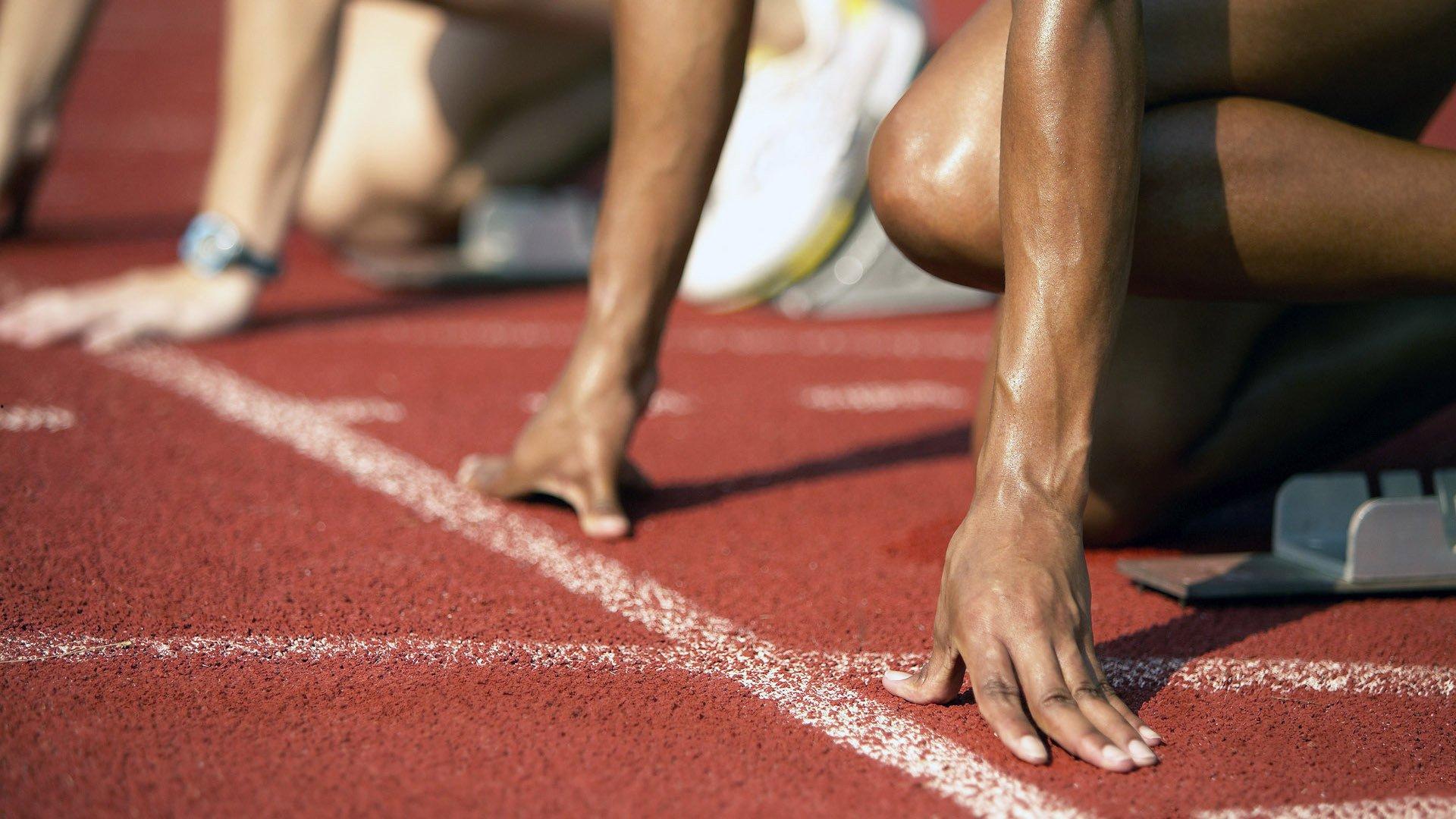 NASA邀库里见证登月真相？格里芬幽默回应引爆网络，体育界跨界热议太空探索