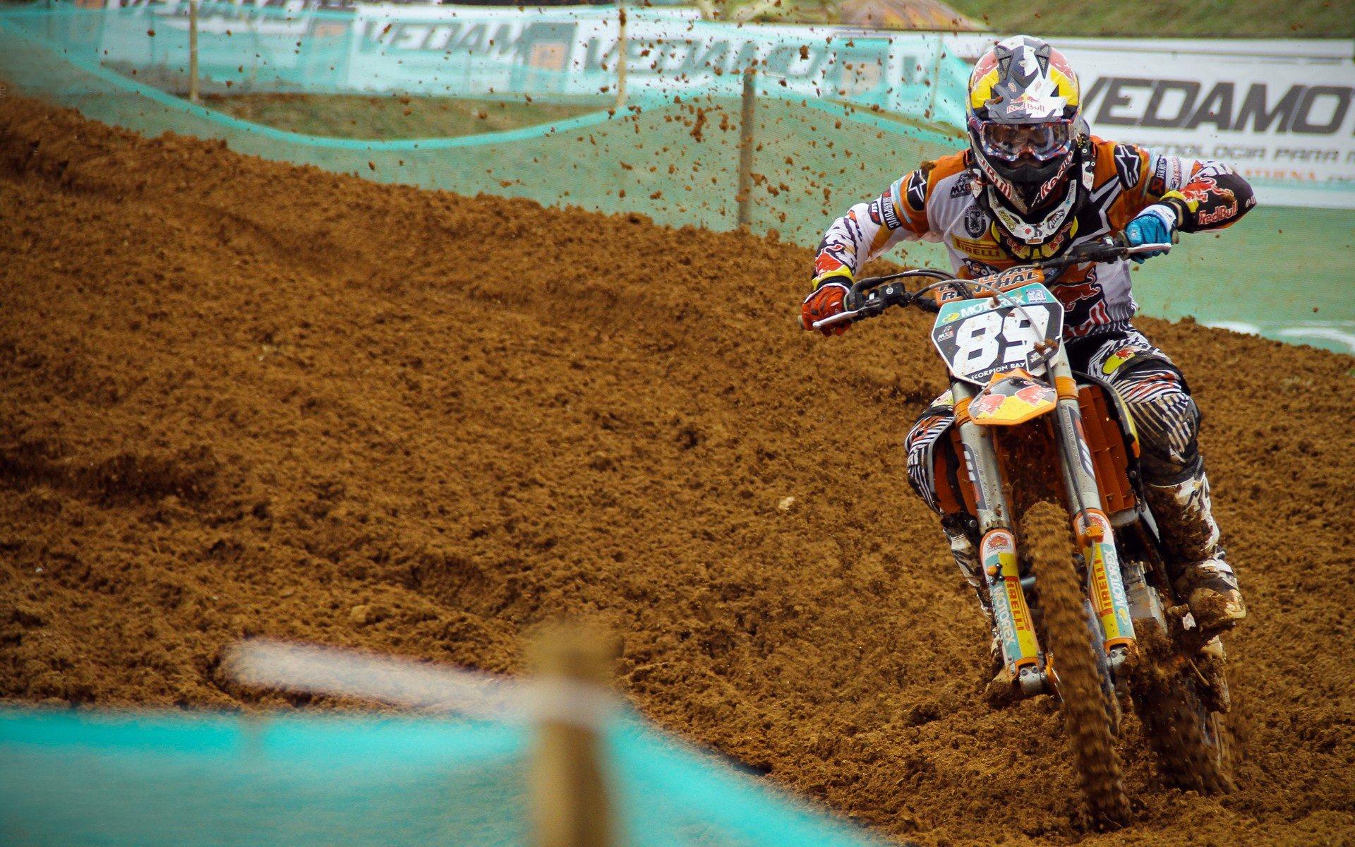 篮网新帅首秀惊险过关，更衣室盛赞过渡顺利展现凝聚力