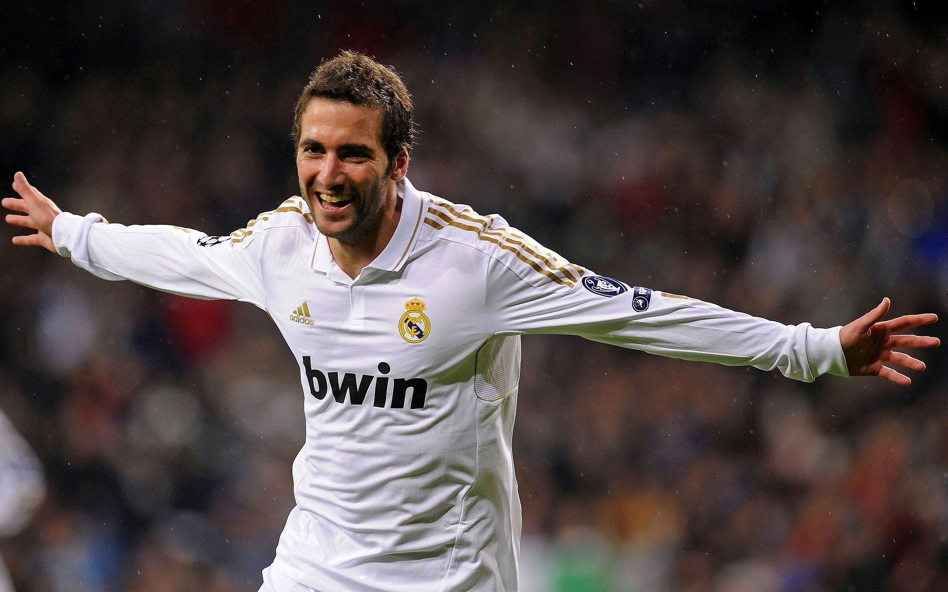 尤文冬窗补强计划曝光，锁定米林科维奇，中场升级势在必行